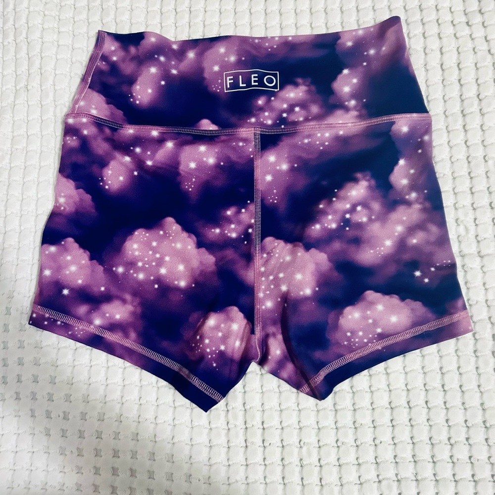 FLEO Women's Purple Cloud Shorts Size Medium